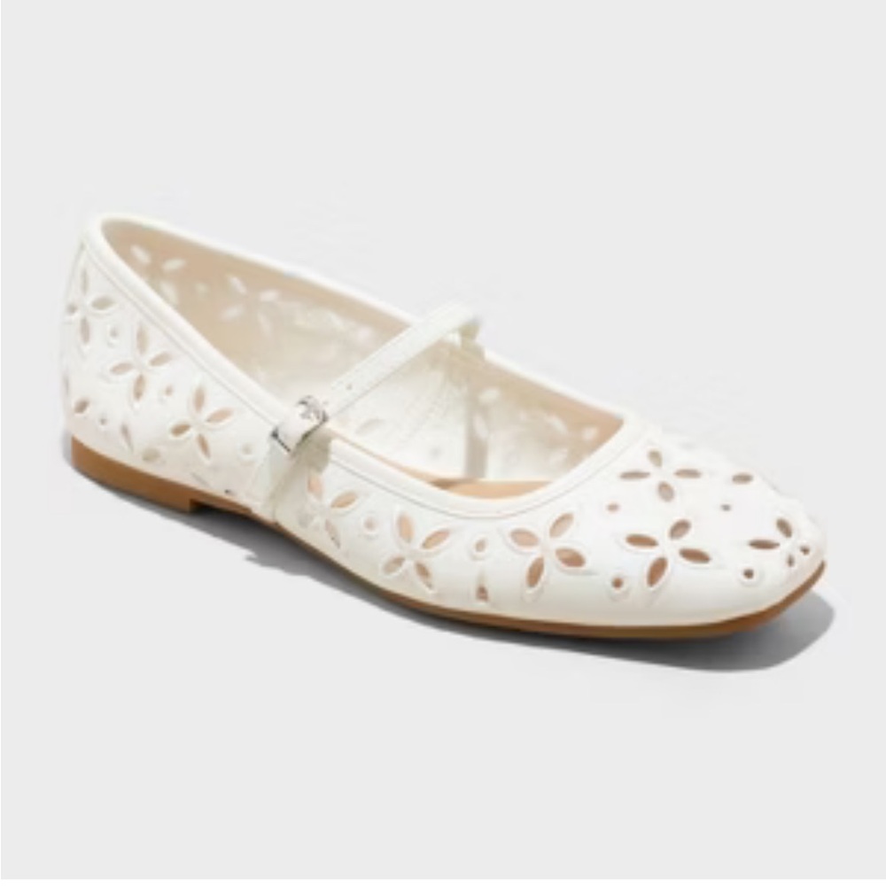 Wild Fable White Mary Jane Flats white floral cut out flats size 11